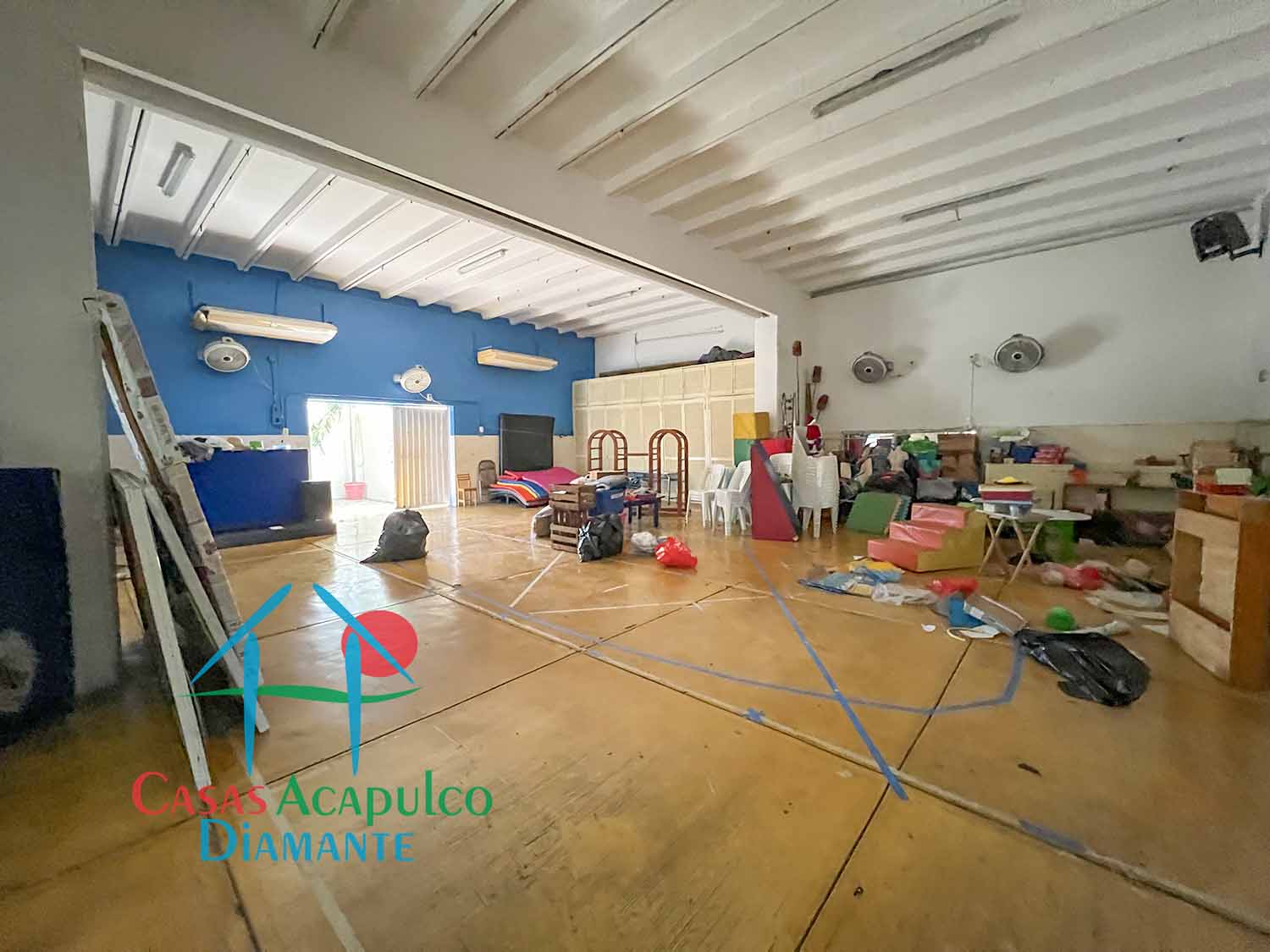 Centro Escolar La Paz sección primaria - Salón de actos 4